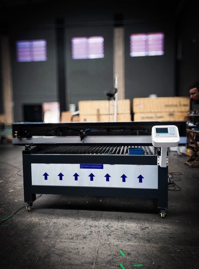Máquina Laser CO2 OMRAK CNC